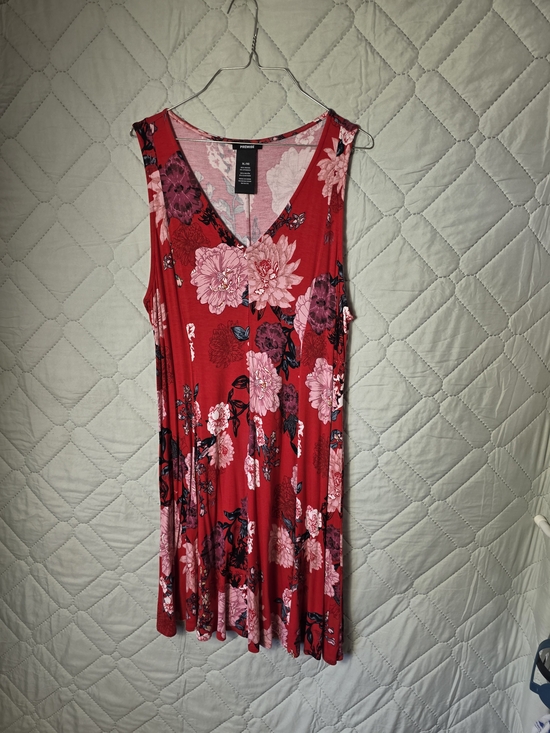 Premise Dresses & Skirts - Premise Hot Pink Floral V-neck Knee Length Stretch Dress Sz XL